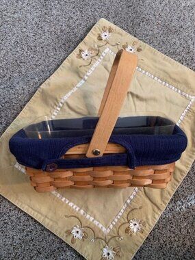 Taskets Renaissance Bread Basket with Handle and Navy Liner Country Home